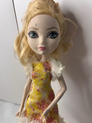 Ever After High Apple White Yellow Dress Epic Winter Doll