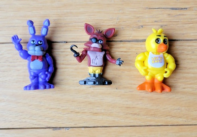 3 Five Nights at Freddy's mini figures  Foxy, Bonnie, Chica