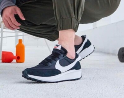 Nike Waffle Debut Men's 10 Sneaker Limited Edition Athletic Black