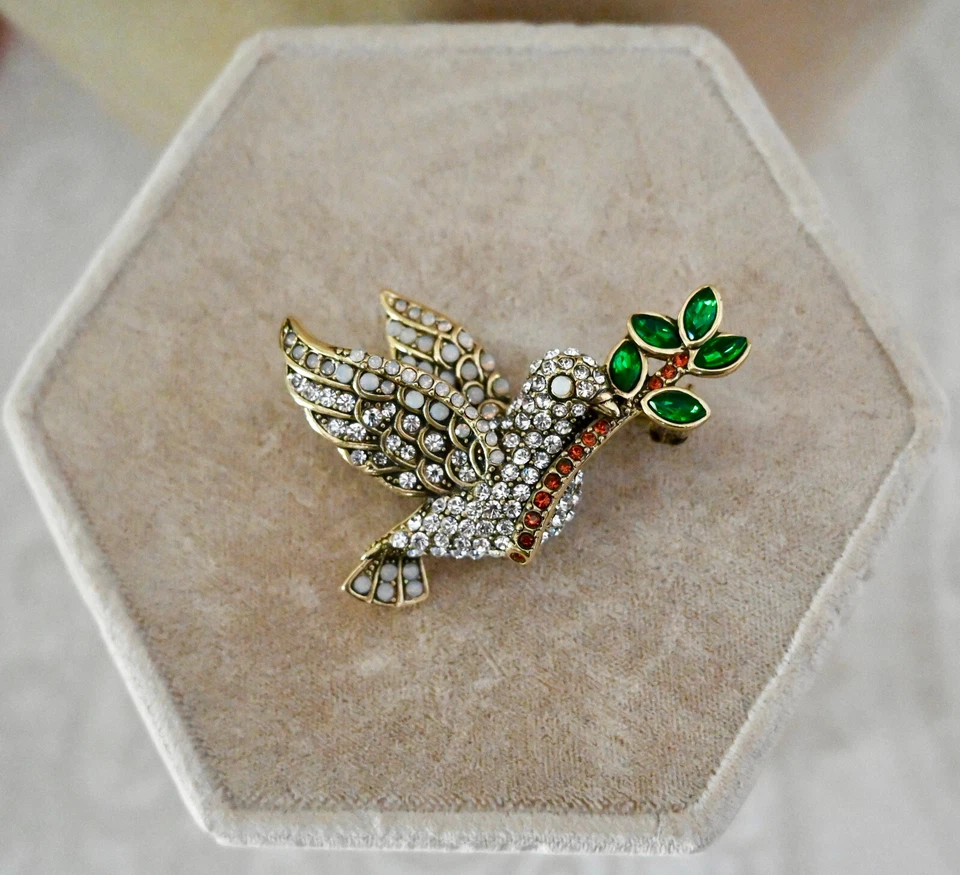 Nuevo HEIDI DAUS Holiday LOVEY DOVEY Pájaro con Rama Pin Broche de Cristal Navidad Foto 4 de 4