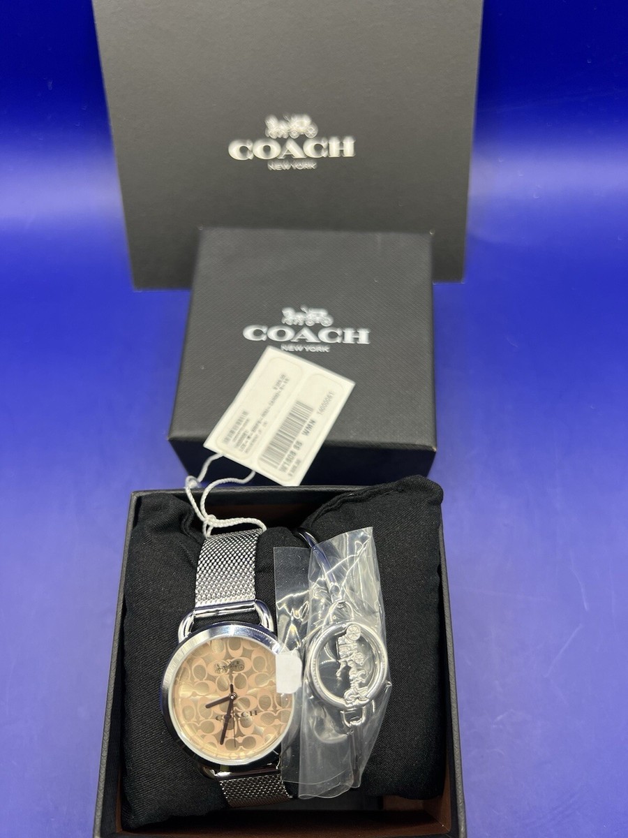 Coach $325 Women display picture 3