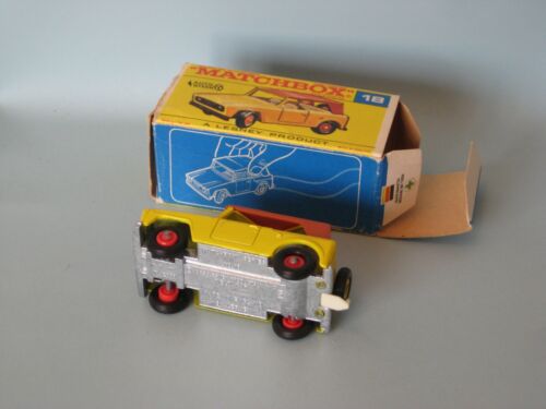 Lesney Matchbox MB-18 Field Car 4x4 Yellow Boxed Regular 65mm Toy Model - Picture 3 of 3