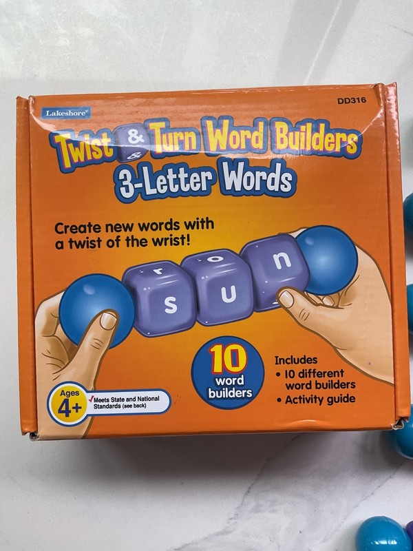 Lakeshore Learning Toys Twist & Turn Word Builders 3 letter words EUC