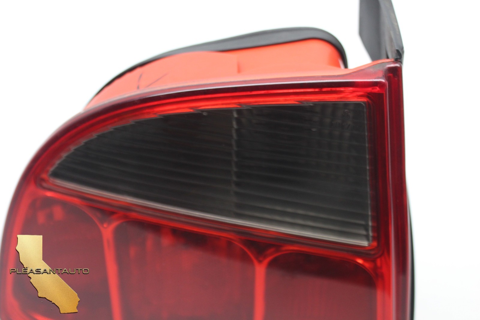 02-07 Maserati M138 4200 Coupe GT Left Driver Tail Light Lamp 189797 OEM