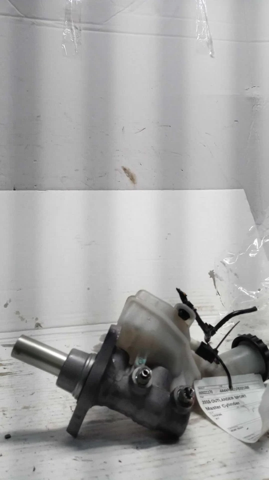 Used Brake Master Cylinder fits: 2015 Mitsubishi Outlander sport AT Grade B - Image 2 of 4