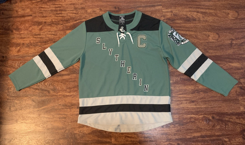 BoxLunch Harry Potter Slytherin House Men's Size Medium Green Hockey Jersey