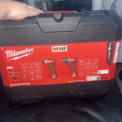 MILWAUKEE M18 BLCPP2A SCHLAGSCHRAUBER, BOHRSCHRAUBER, LADEGERÄT UND AKKU-TRAGEKOFFER