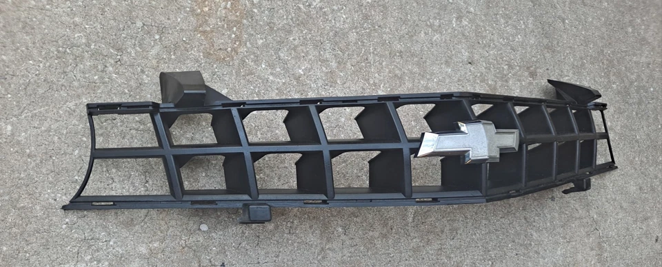 2010-2013 Chevrolet Camaro Grille Black With Emblem OEM 2011 2012 Chevy - Imagem 3 de 4