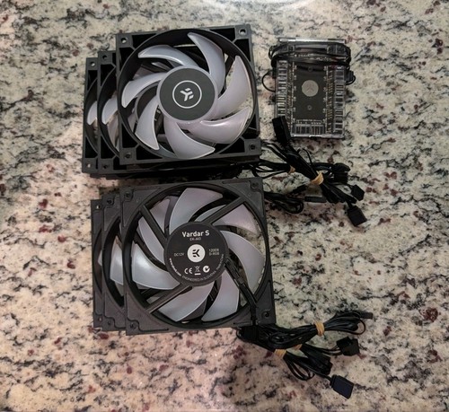 6x EKWB Vardar S 120ER D-RGB Fan 1x EK Hub 4Pin PWM 3Pin RGB Sata Hub 2200 Rpm