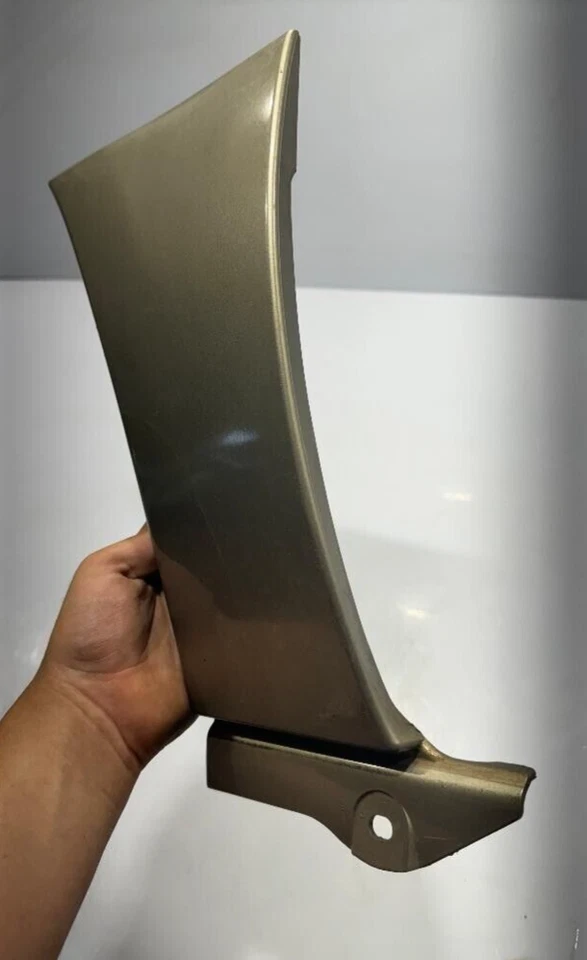 Subaru Impreza 2003 guardabarros inferior delantero izquierdo adorno original fabricante de equipos originales pieza usada Foto 3 de 4