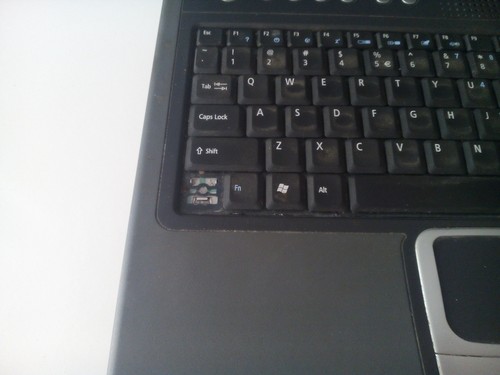 Acer Travelmate 252LMi_DT laptop faulty broken for parts or not working. - Picture 2 of 8