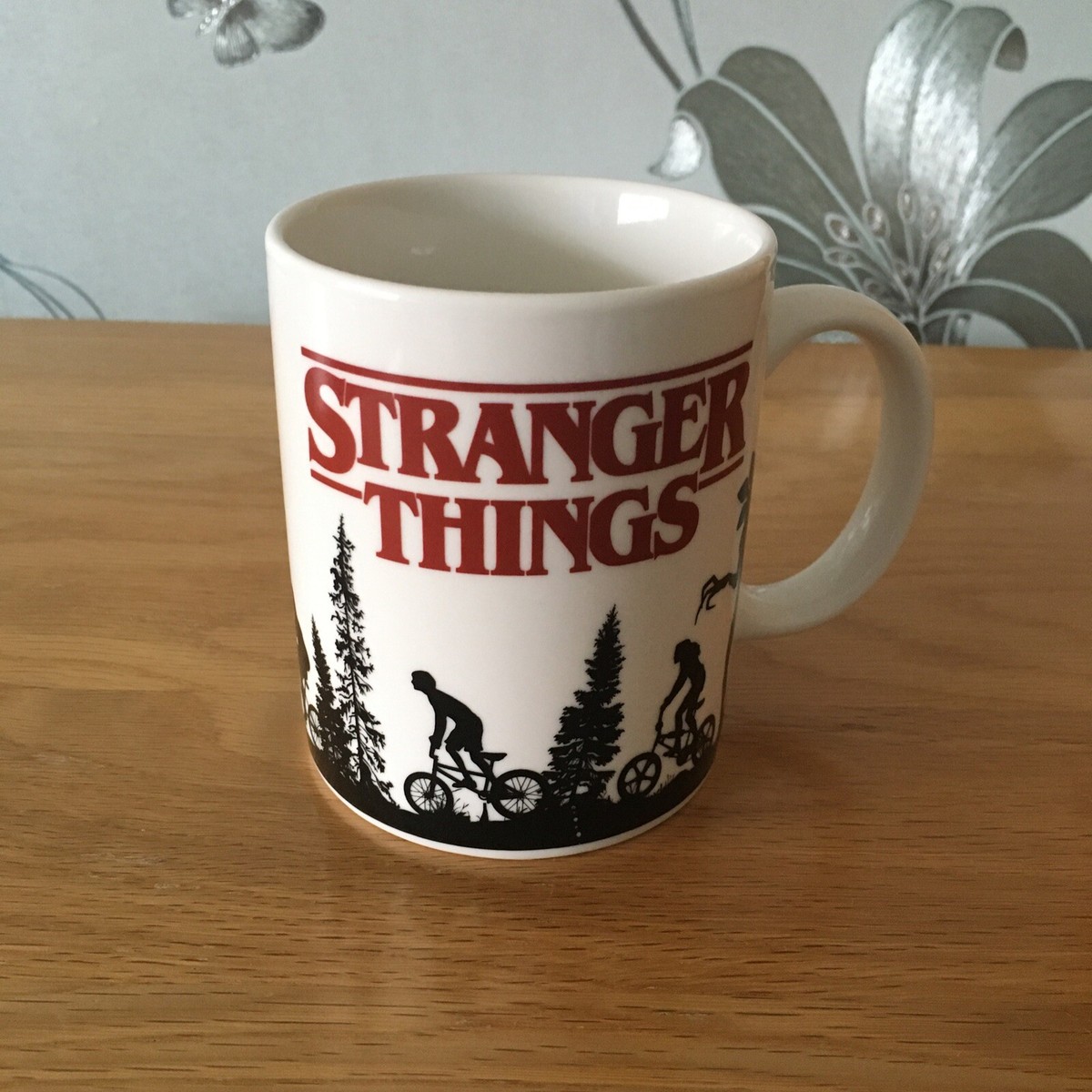 Stranger Things Tasse – 315 Ml, Mit Logo, Für Kaffee & Tee
