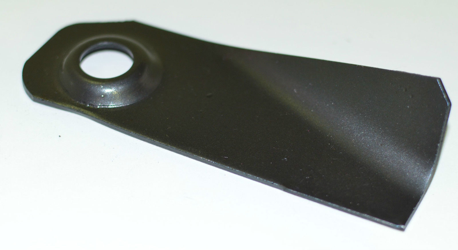 2 PAIR VICTA 18 INCH CUT LAWN MOWER BLADE SET 4 BLADES, 4 BOLT SETS