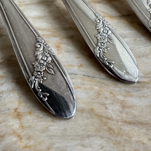 Oneida Community Tudor Plate 1946 Queen Bess II 4 Dinner Forks Silverplate - Picture 4 of 19