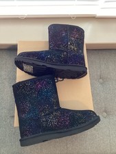 NWT UGG  Kids Classic II Shimmer Sky Booties, size 5 Youth, 200