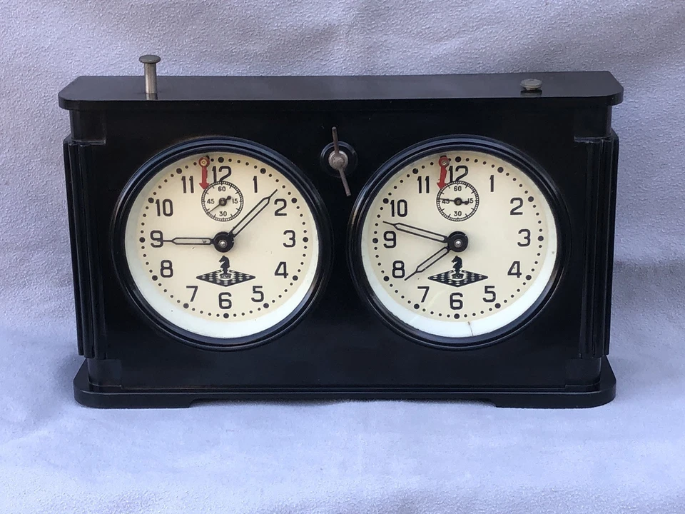 USSR Vintage Chess Clock "Yantar" from Black Bekalite 50's - Image 3 of 4