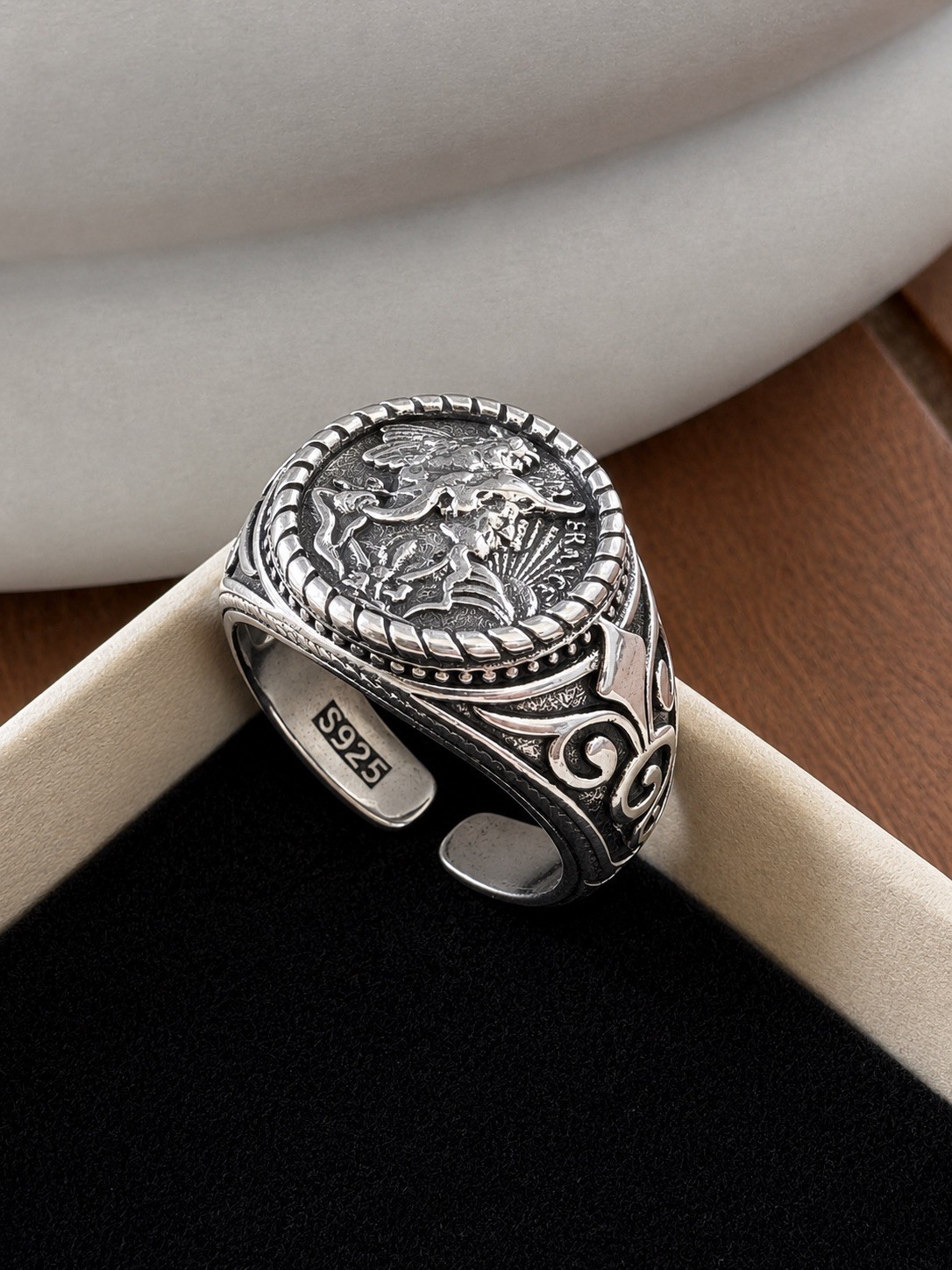 Chevalière historique argent bague ajustable pour sublimer votre style quotidien