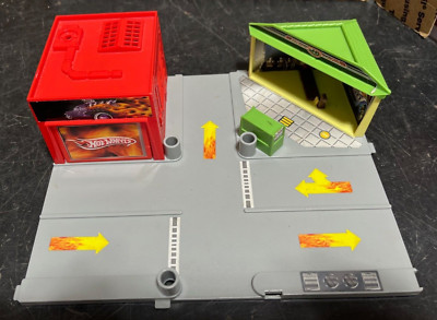 Nice Hot Wheels Mega City 2007 Single Block Fire Station Play Set 1718UX!