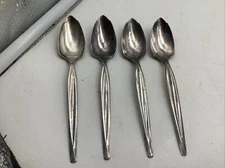 4 Wm Rogers Mfg. Co. Serrated Grapefruit Spoons Stainless Steel  INS242 Citrus