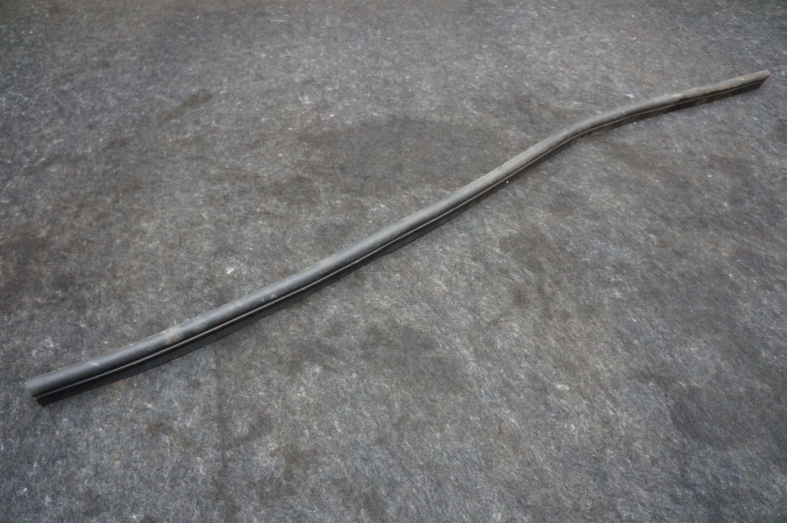Front Windshield Leafscreen Seal OEM MY83-010C25-AB Aston Martin Dbx 707 20-24