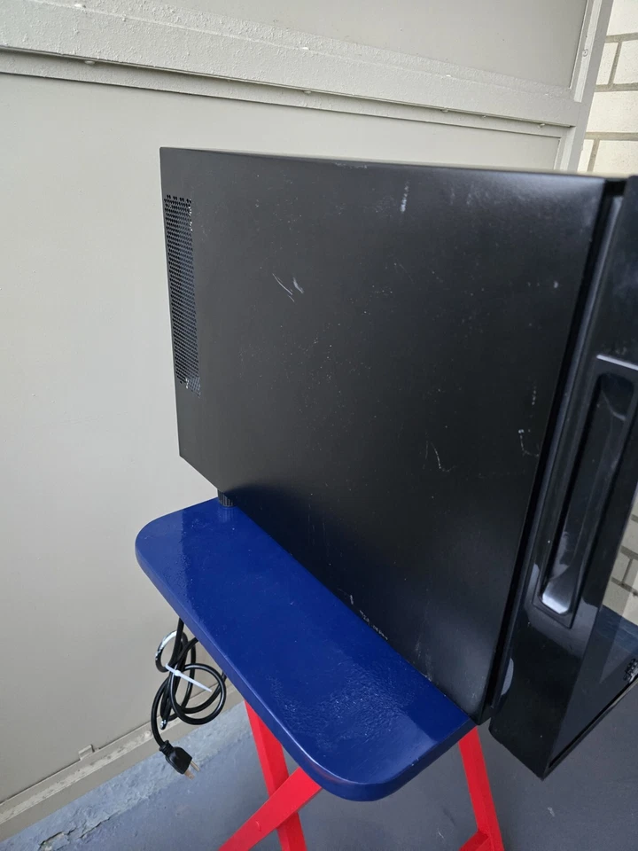 Mini refrigerador de encimera de 13 litros MAGIC CHEF MCWC6B enfriador de vino de 6 botellas Foto 4 de 4