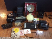 Vintage Camera Lot Polaroid Land Brownie Fuji Kodak Flash Cubes Carrying Cases