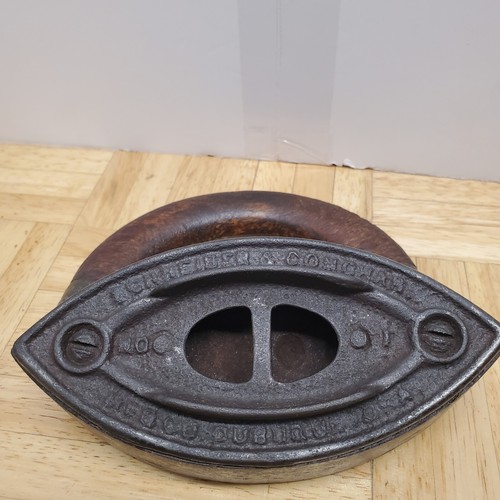 Schreiber & Conchar Sad Iron with Removeable Wood Handle - Picture 5 of 7