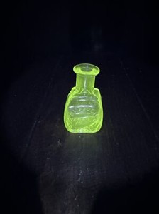 Antique Manganese Uranium Bullock Ward & Co Chicago Perfume Bottle