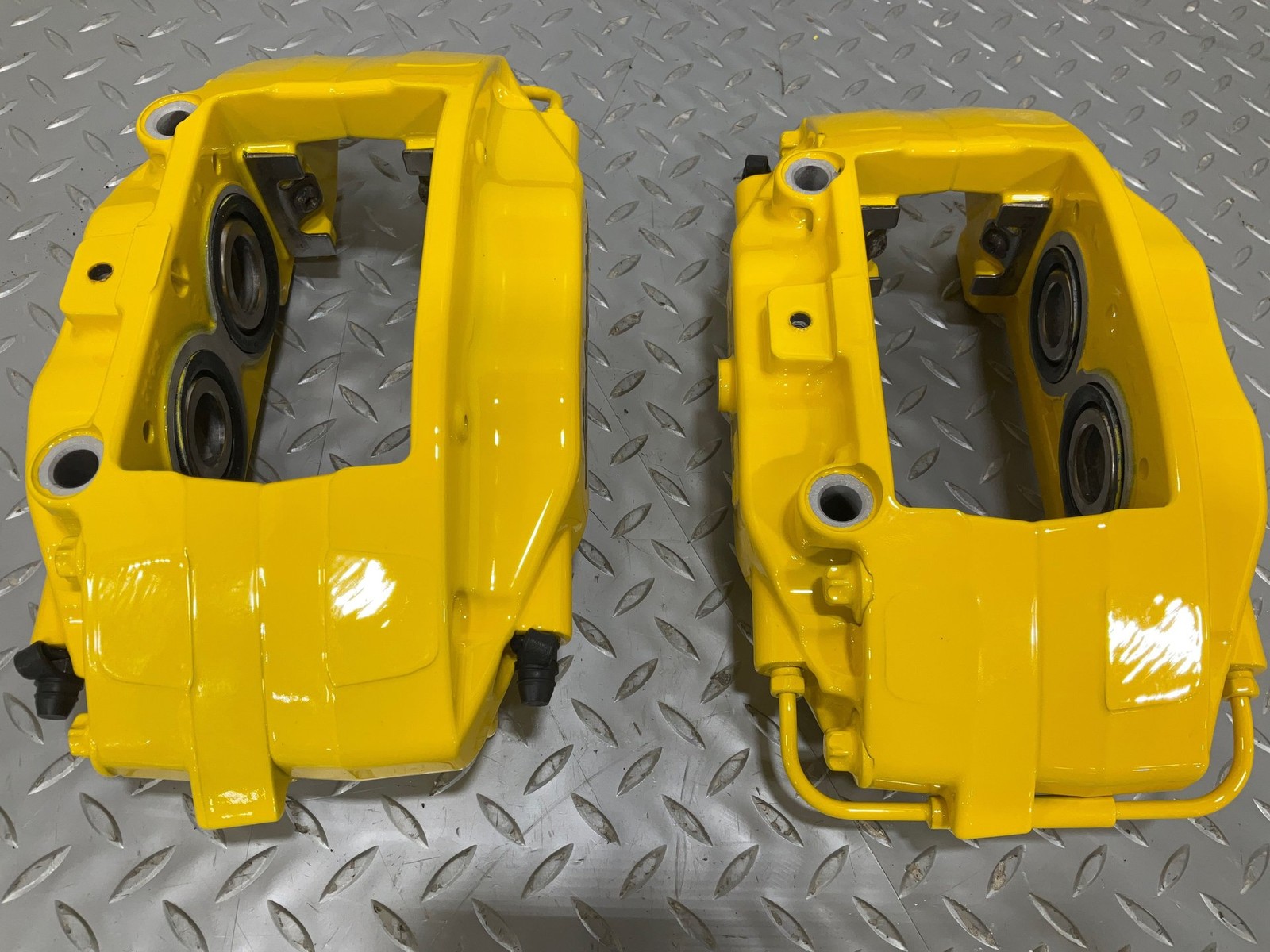 Lamborghini Gallardo 2010 Front Brembo brake calipers with pads Set Yellow