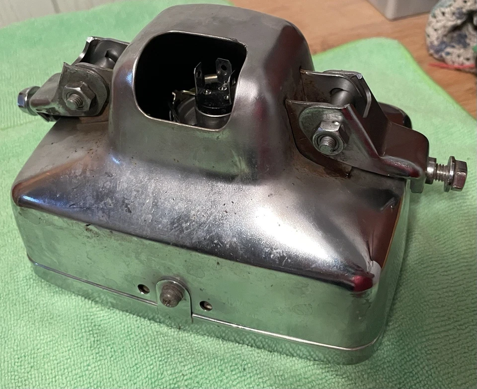 Faro Honda Nighthawk 550 1983-85, estuche de faros, pernos con parte de montaje Foto 3 de 4