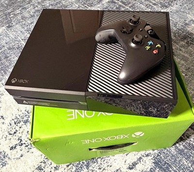 Microsoft Xbox One 500GB Black Console Bundle w/ Controller, Kinect & Box