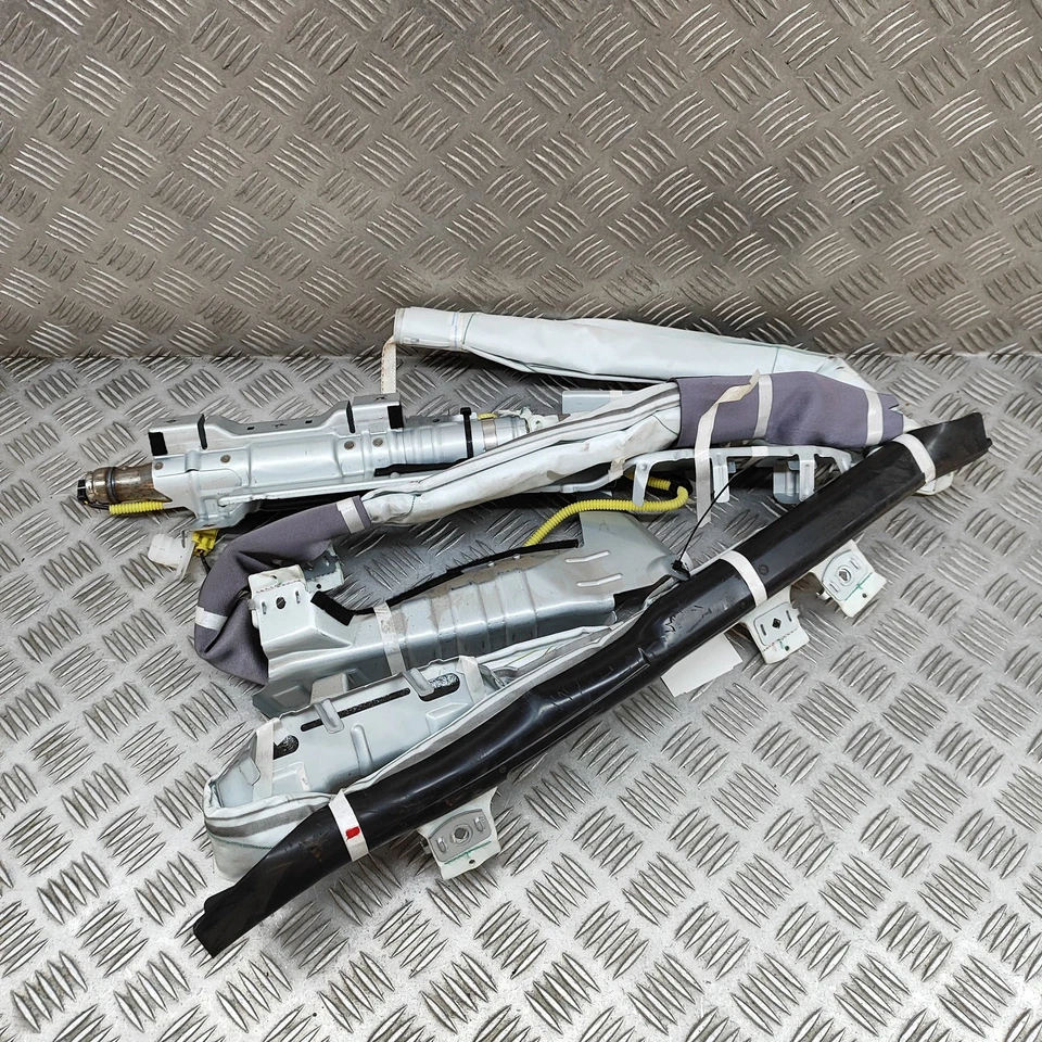 Toyota Land Cruiser J150 côté gauche rideau de sécurité du toit 62180-60090 3037 - Image 2 of 4