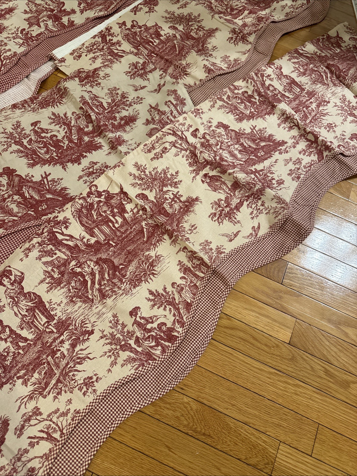 LOT OF (4) WAVERLY CLASSICS VALANCES RED TOILE French Country LIFE EUC! 17 X 76”