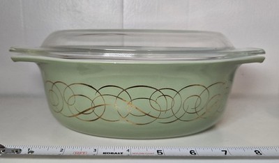 Vintage Pyrex 1 1/2 Qt Sage Green Gold Scroll Oval Casserole Dish 043 W/lid