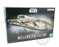 Star Wars: Bandai Millennium Falcon / 1:144