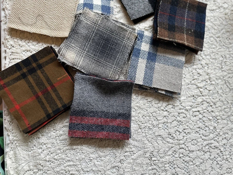 Paquete de dijes de lana ¡LOTE 84 cuadrados! Surtido CUADROS-CHEQUES-RAYAS-ESPIGA 5 pulgadas Foto 3 de 4