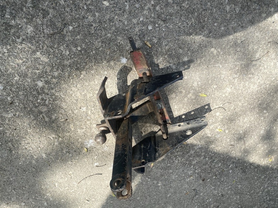 John Deere 425 445 455 OEM REAR WEIGHT BRACKET - BUMPER BM17328 ...