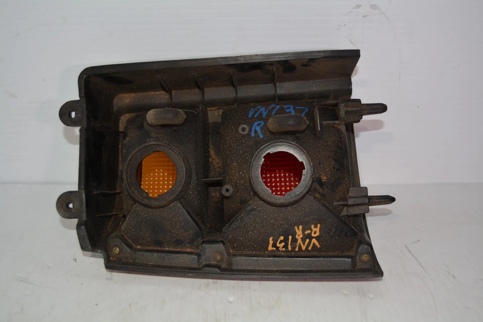 89-95 MAZDA MPV TRASERO DERECHO PASAJERO INTERIOR LUZ TRASERA OEM, 166-58412 Foto 3 de 4