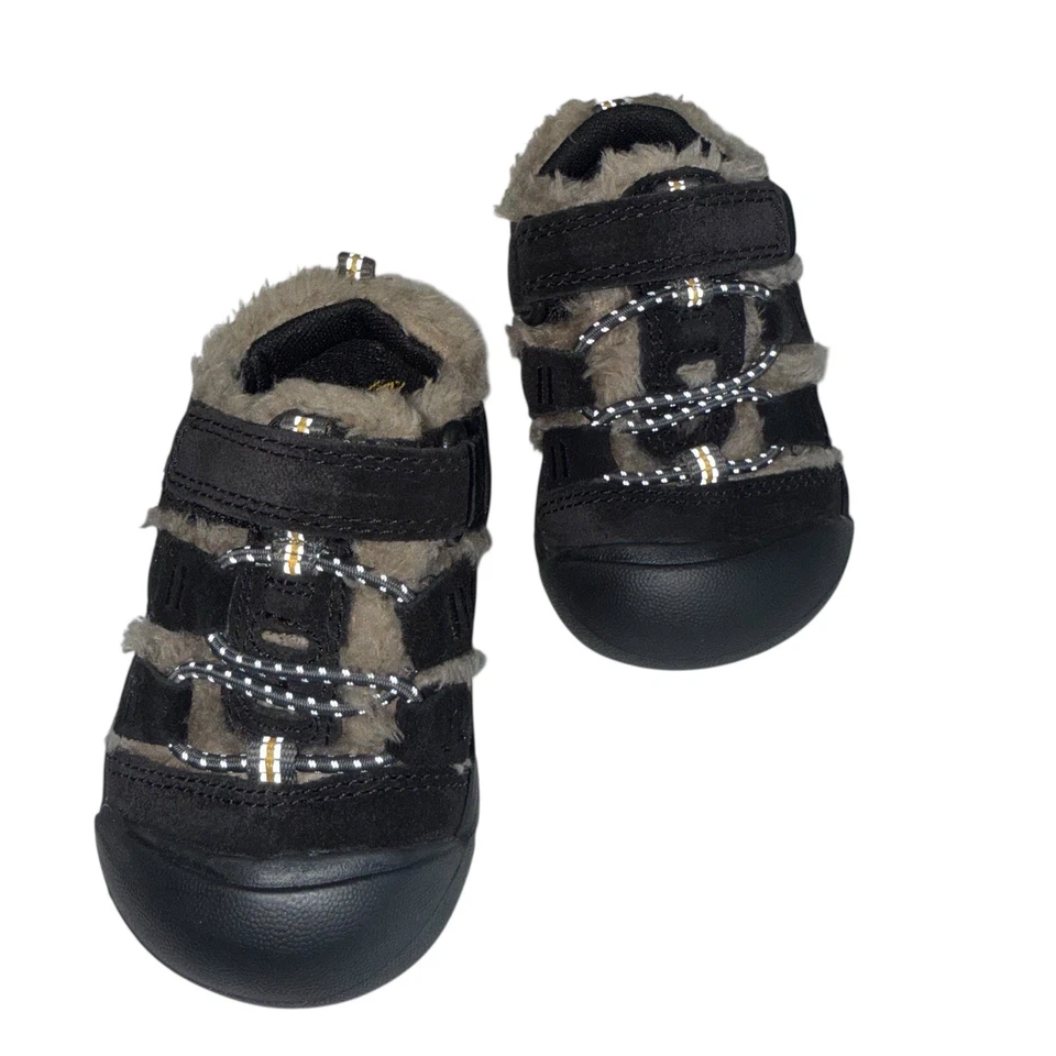 Zapatos Newport Keen de cuero negro con adornos de felpa para niños talla/5 Foto 3 de 4