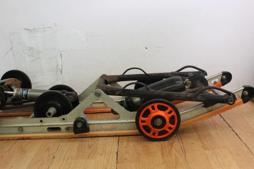 Arctic Cat M8 2007 suspensión trasera patín con amortiguadores 153"  Foto 2 de 4