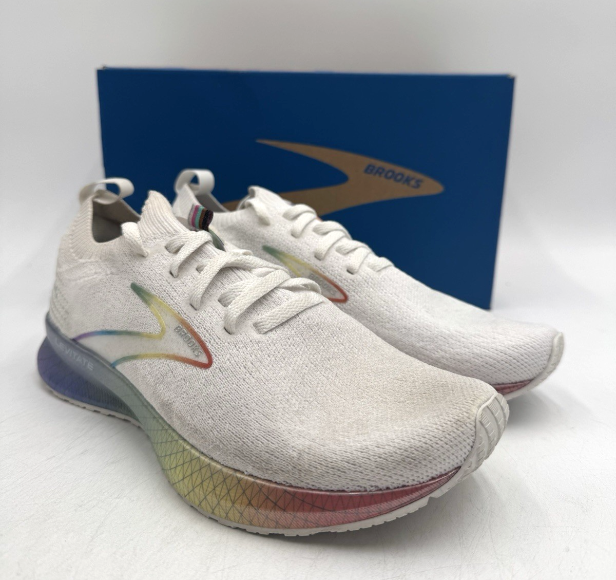 Brooks LEVITATE STEALTHFIT Women's USED Running Shoe White US Size  Medium