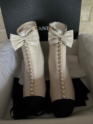 CHANEL 21P NEW TAGS WHITE BLACK CALFSKIN BOOTS PEARLS GOLD CHANEL 21P NEW TAGS WHITE BLACK CALFSKIN BOOTS PEARLS GOLD