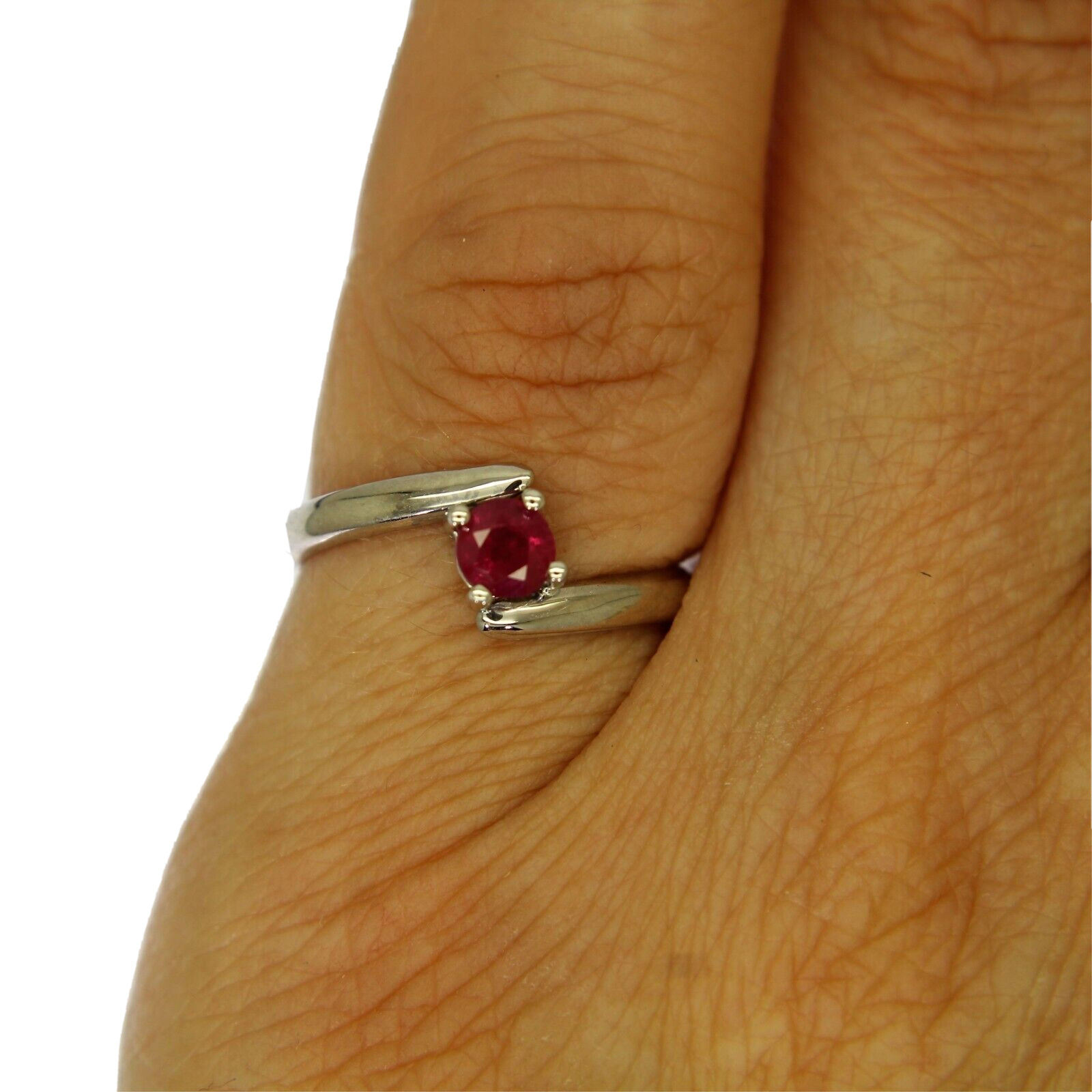 Pretty Ruby Bypass Solitaire 18ct White Gold ring… - image 5