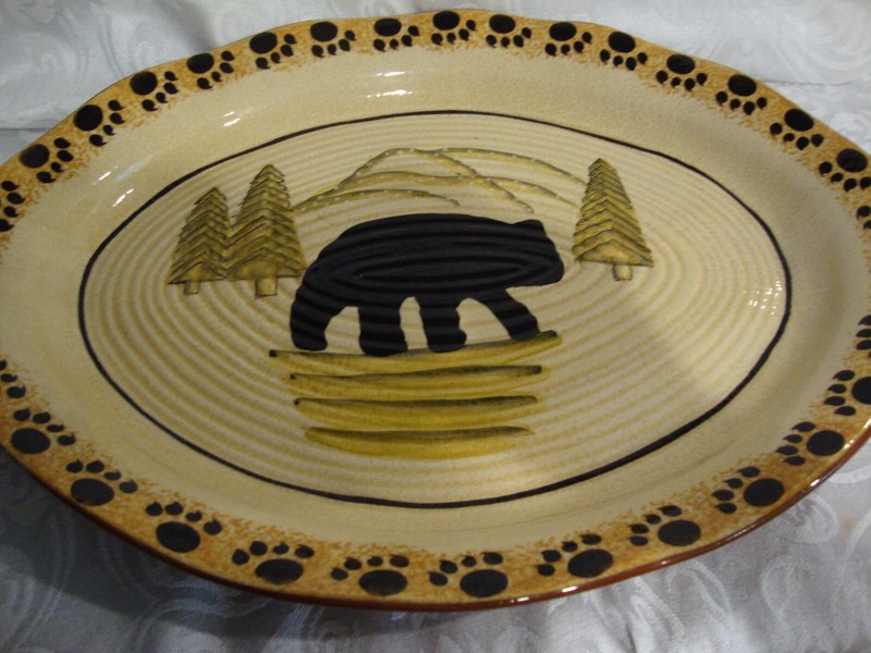 HiEND ACCENTS HANDPAINTED TERRACOTTA OVAL BEAR /PAW PRINT PLATTER