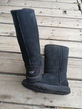 UGG AUSTRALIA GIRLS CLASSIC TALL BOOTS SIZE 2