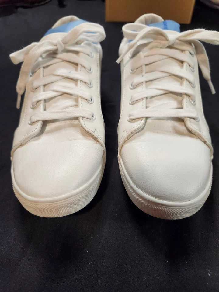 Betsy Johnson 女式白色皮革 Boom 运动鞋 - 8 码 — 第 3/4 张图片