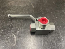 3-Way High Pressure Ball Valve 1/2” NPT Port Size 5800 PSI L Flow Path DE3L DN10