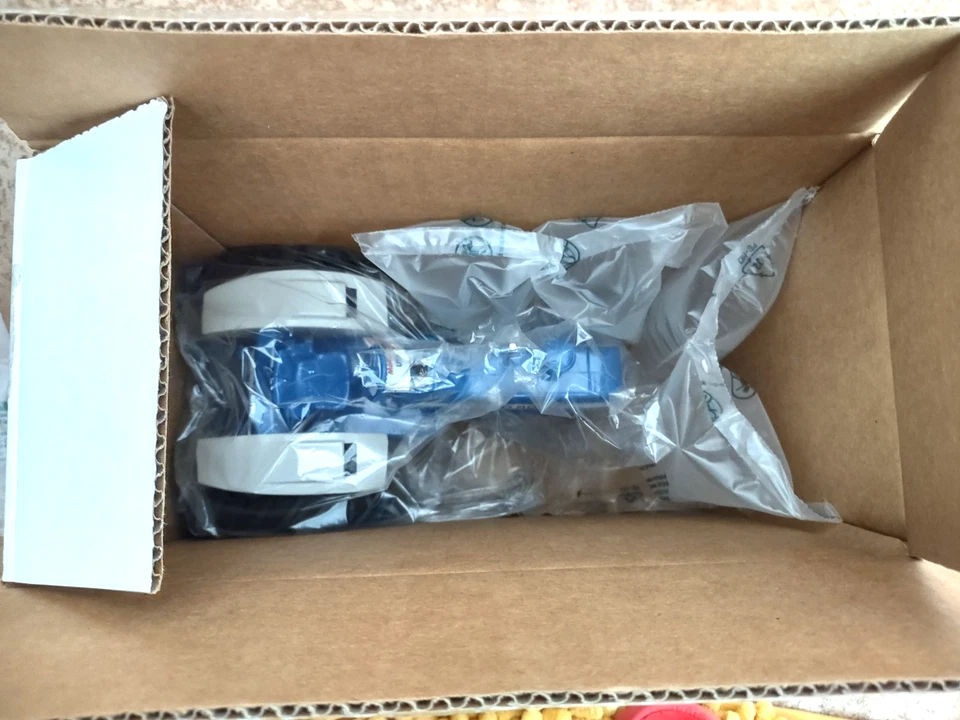 Modelo tractor Ford 8000 escala 1/16 Farm Show 2004 nuevo en caja modelos a escala Foto 2 de 4