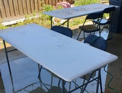 gumtree folding table and chairs