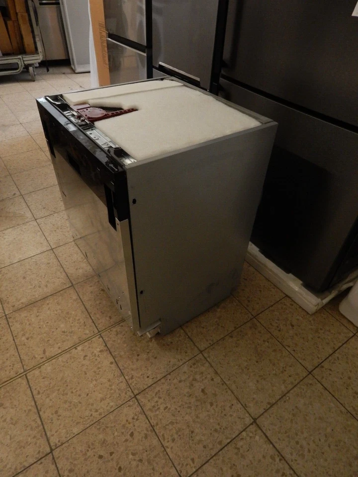 Bauknecht B7I HF60 TUC vollintegrierbarer Geschirrspüler 15 Maßgedecke Schwarz - Bild 3 von 4